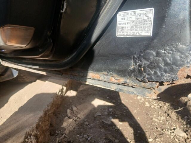 Черный Мазда 6, объемом двигателя 2 л и пробегом 360 тыс. км за 2400 $, фото 7 на Automoto.ua