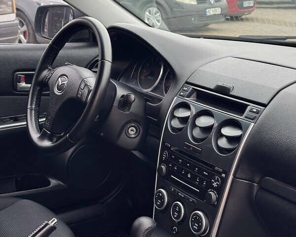 Чорний Мазда 6, об'ємом двигуна 2 л та пробігом 234 тис. км за 5900 $, фото 8 на Automoto.ua