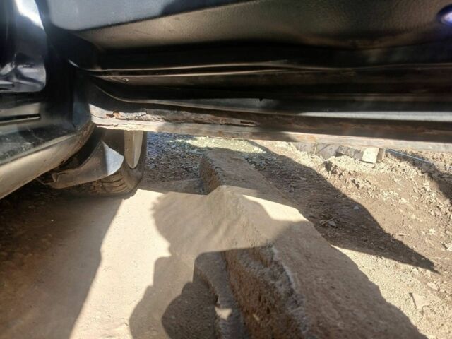 Черный Мазда 6, объемом двигателя 2 л и пробегом 360 тыс. км за 2400 $, фото 6 на Automoto.ua