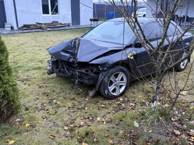 Черный Мазда 6, объемом двигателя 1.8 л и пробегом 245 тыс. км за 1650 $, фото 5 на Automoto.ua