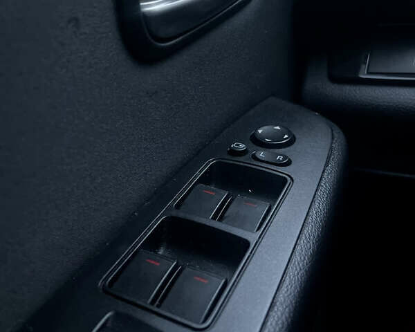 Чорний Мазда 6, об'ємом двигуна 2 л та пробігом 205 тис. км за 7900 $, фото 16 на Automoto.ua