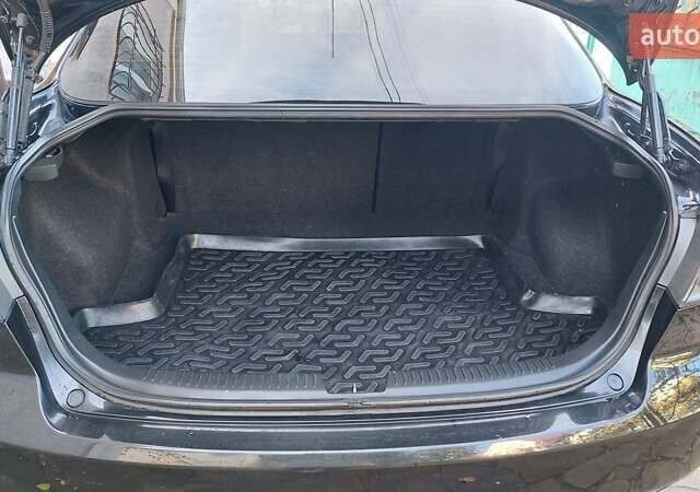 Черный Мазда 6, объемом двигателя 2 л и пробегом 163 тыс. км за 6500 $, фото 11 на Automoto.ua