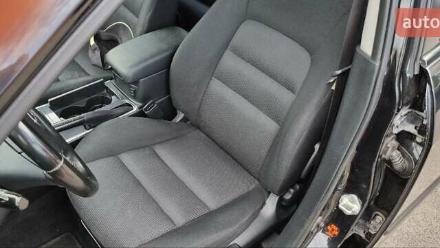Черный Мазда 6, объемом двигателя 2 л и пробегом 235 тыс. км за 5100 $, фото 5 на Automoto.ua