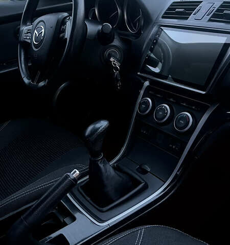 Чорний Мазда 6, об'ємом двигуна 2 л та пробігом 205 тис. км за 7900 $, фото 13 на Automoto.ua