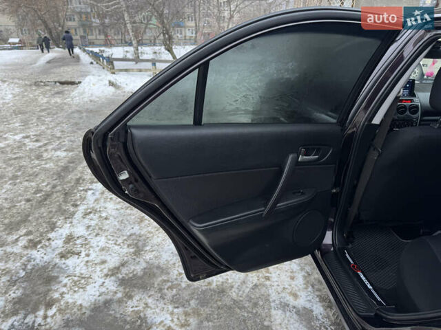 Чорний Мазда 6, об'ємом двигуна 2 л та пробігом 255 тис. км за 4900 $, фото 18 на Automoto.ua