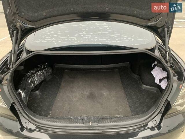 Черный Мазда 6, объемом двигателя 2 л и пробегом 209 тыс. км за 5550 $, фото 12 на Automoto.ua