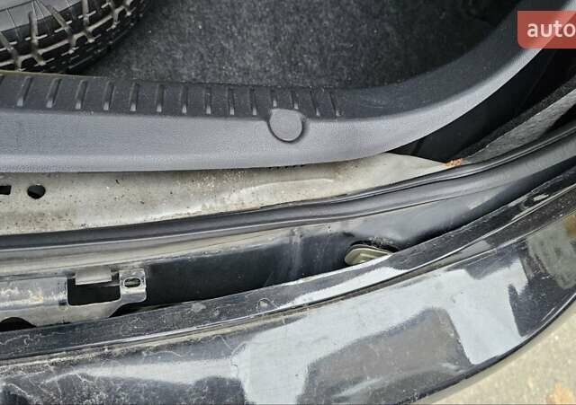 Чорний Мазда 6, об'ємом двигуна 2 л та пробігом 280 тис. км за 5300 $, фото 20 на Automoto.ua