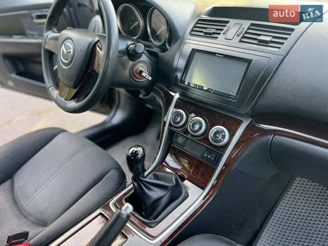 Чорний Мазда 6, об'ємом двигуна 1.8 л та пробігом 312 тис. км за 5500 $, фото 27 на Automoto.ua