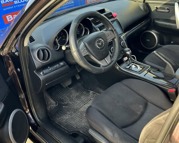 Черный Мазда 6, объемом двигателя 2 л и пробегом 266 тыс. км за 7300 $, фото 14 на Automoto.ua