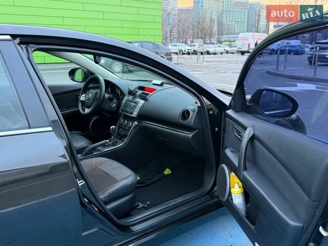 Черный Мазда 6, объемом двигателя 2 л и пробегом 247 тыс. км за 6100 $, фото 11 на Automoto.ua