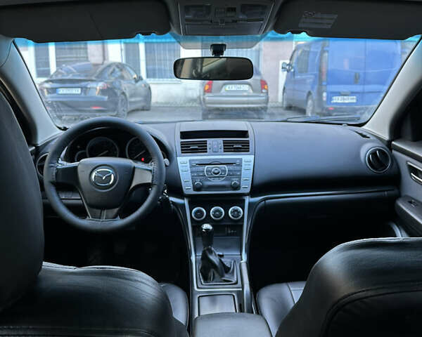 Чорний Мазда 6, об'ємом двигуна 1.8 л та пробігом 252 тис. км за 7300 $, фото 11 на Automoto.ua