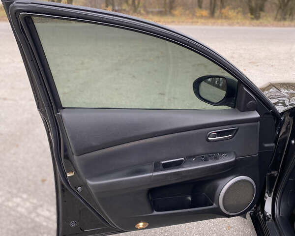 Чорний Мазда 6, об'ємом двигуна 2 л та пробігом 246 тис. км за 10000 $, фото 28 на Automoto.ua