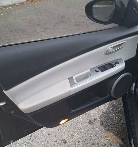 Черный Мазда 6, объемом двигателя 2 л и пробегом 160 тыс. км за 6800 $, фото 14 на Automoto.ua