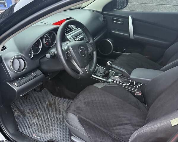 Черный Мазда 6, объемом двигателя 2 л и пробегом 280 тыс. км за 6500 $, фото 4 на Automoto.ua