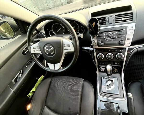 Черный Мазда 6, объемом двигателя 2 л и пробегом 248 тыс. км за 6800 $, фото 3 на Automoto.ua