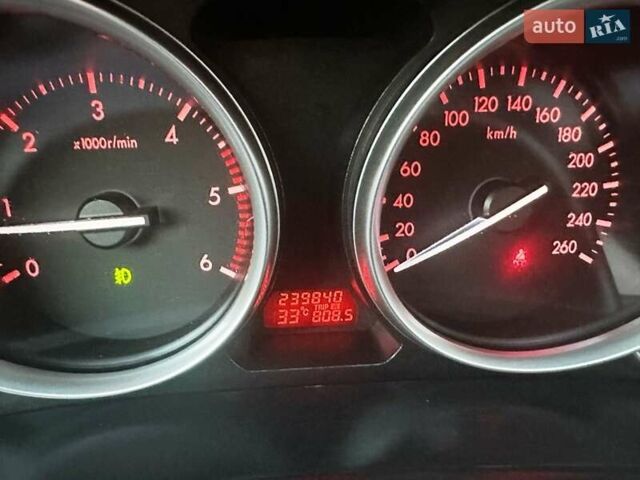 Чорний Мазда 6, об'ємом двигуна 2 л та пробігом 239 тис. км за 6800 $, фото 2 на Automoto.ua