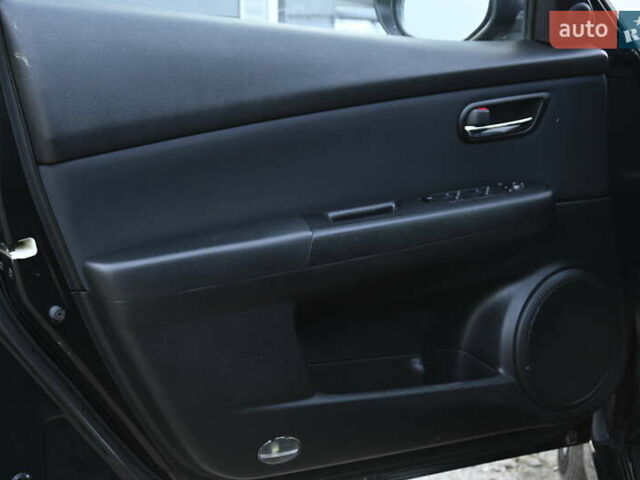 Черный Мазда 6, объемом двигателя 2.2 л и пробегом 321 тыс. км за 7500 $, фото 15 на Automoto.ua