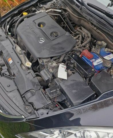 Черный Мазда 6, объемом двигателя 2 л и пробегом 215 тыс. км за 1900 $, фото 4 на Automoto.ua