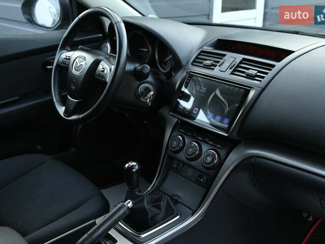 Черный Мазда 6, объемом двигателя 2.2 л и пробегом 321 тыс. км за 7500 $, фото 32 на Automoto.ua