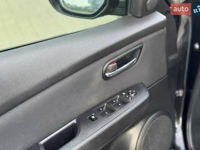 Черный Мазда 6, объемом двигателя 1.8 л и пробегом 92 тыс. км за 7900 $, фото 6 на Automoto.ua