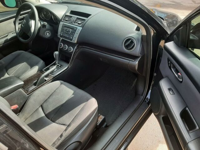 Чорний Мазда 6, об'ємом двигуна 2.5 л та пробігом 184 тис. км за 8000 $, фото 6 на Automoto.ua