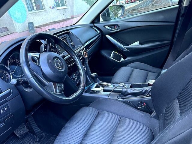 Черный Мазда 6, объемом двигателя 2 л и пробегом 211 тыс. км за 11000 $, фото 4 на Automoto.ua