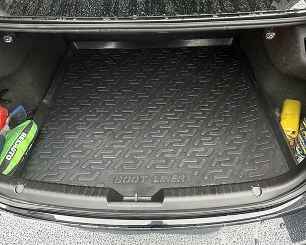 Черный Мазда 6, объемом двигателя 2.49 л и пробегом 161 тыс. км за 10300 $, фото 10 на Automoto.ua