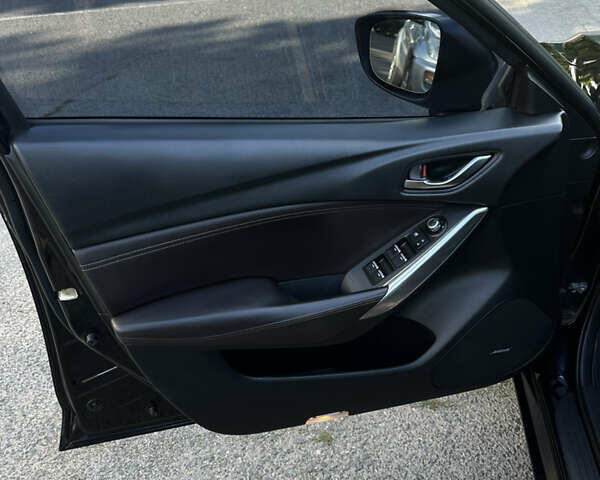 Черный Мазда 6, объемом двигателя 2.5 л и пробегом 200 тыс. км за 15600 $, фото 10 на Automoto.ua