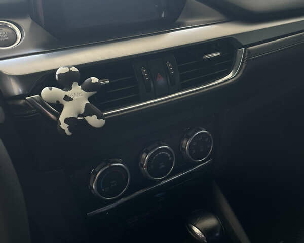 Черный Мазда 6, объемом двигателя 2.49 л и пробегом 217 тыс. км за 10900 $, фото 14 на Automoto.ua