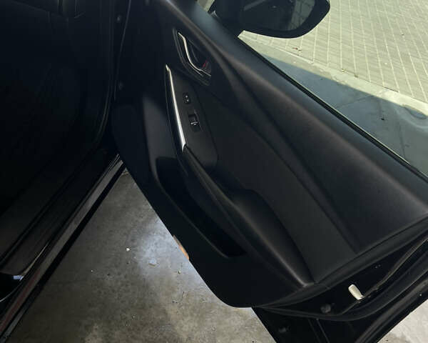 Черный Мазда 6, объемом двигателя 2.49 л и пробегом 217 тыс. км за 10900 $, фото 7 на Automoto.ua