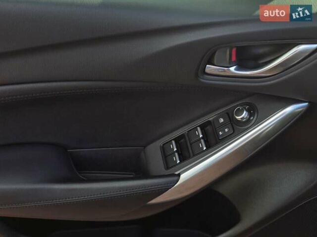 Черный Мазда 6, объемом двигателя 2.5 л и пробегом 70 тыс. км за 12800 $, фото 30 на Automoto.ua