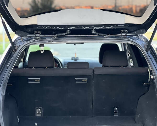 Чорний Мазда 6, об'ємом двигуна 2 л та пробігом 290 тис. км за 3200 $, фото 13 на Automoto.ua