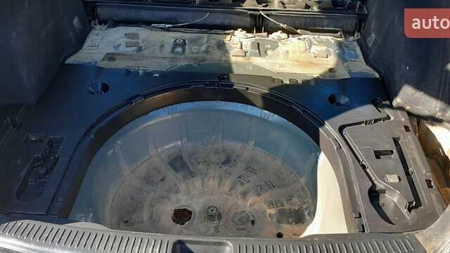 Черный Мазда 6, объемом двигателя 2 л и пробегом 377 тыс. км за 2400 $, фото 6 на Automoto.ua