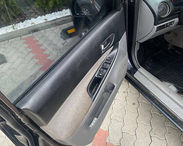 Черный Мазда 6, объемом двигателя 2 л и пробегом 370 тыс. км за 3300 $, фото 5 на Automoto.ua