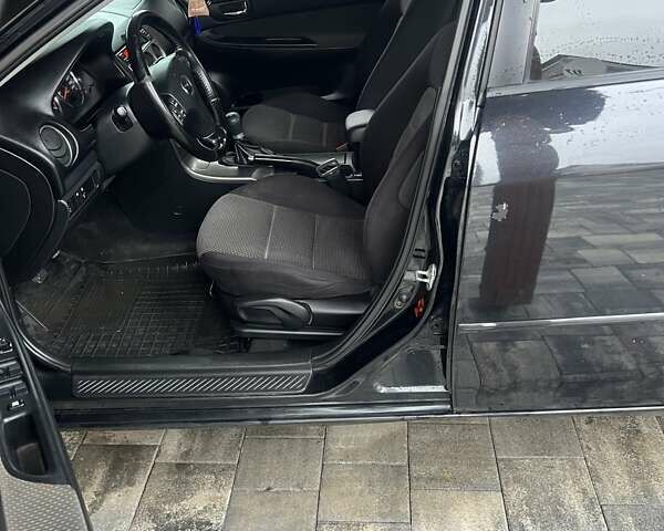 Черный Мазда 6, объемом двигателя 1.8 л и пробегом 173 тыс. км за 4200 $, фото 9 на Automoto.ua