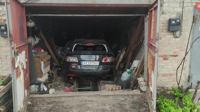 Чорний Мазда 6, об'ємом двигуна 2 л та пробігом 240 тис. км за 1500 $, фото 2 на Automoto.ua