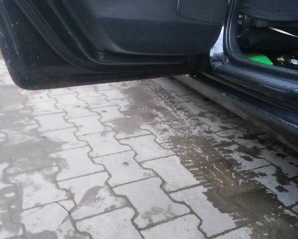 Черный Мазда 6, объемом двигателя 2 л и пробегом 250 тыс. км за 3800 $, фото 4 на Automoto.ua