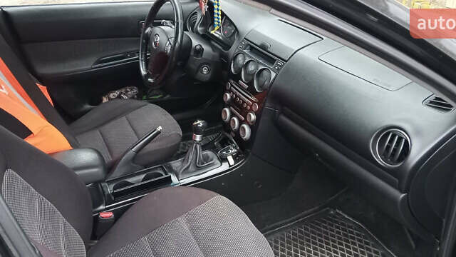 Черный Мазда 6, объемом двигателя 2 л и пробегом 352 тыс. км за 2700 $, фото 5 на Automoto.ua