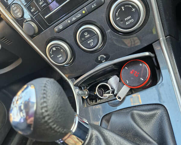 Черный Мазда 6, объемом двигателя 2 л и пробегом 220 тыс. км за 4900 $, фото 21 на Automoto.ua