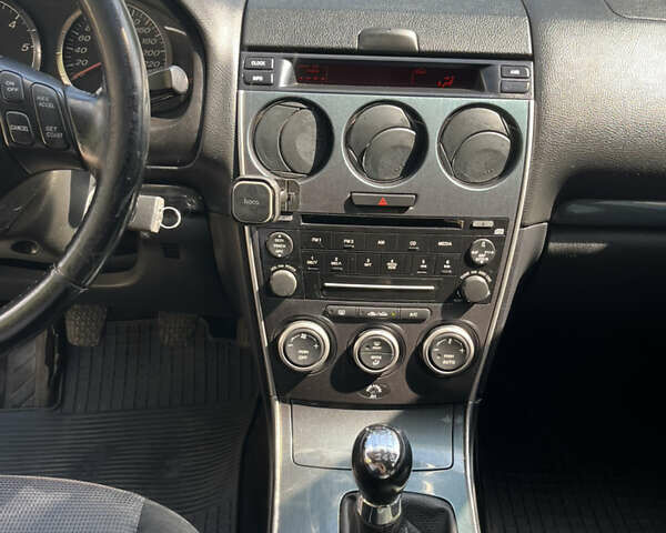 Чорний Мазда 6, об'ємом двигуна 2 л та пробігом 376 тис. км за 4300 $, фото 5 на Automoto.ua