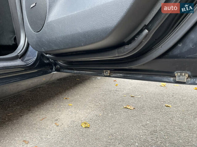 Черный Мазда 6, объемом двигателя 1.8 л и пробегом 251 тыс. км за 6200 $, фото 11 на Automoto.ua