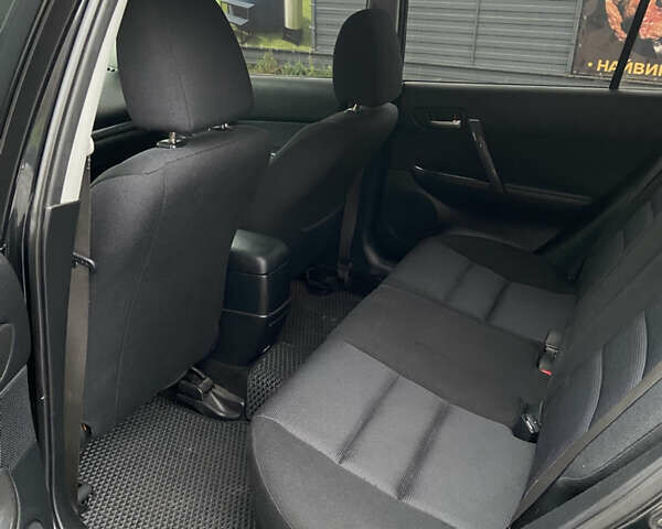 Черный Мазда 6, объемом двигателя 2 л и пробегом 140 тыс. км за 5700 $, фото 6 на Automoto.ua