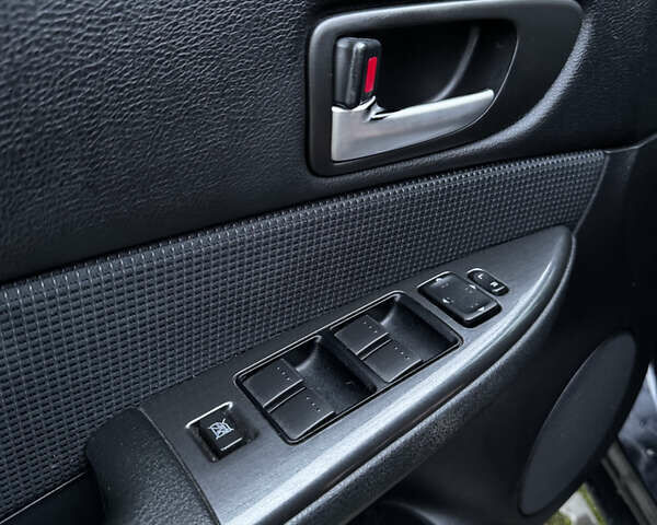 Черный Мазда 6, объемом двигателя 2 л и пробегом 140 тыс. км за 5200 $, фото 13 на Automoto.ua