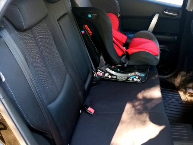 Черный Мазда 6, объемом двигателя 2 л и пробегом 300 тыс. км за 6800 $, фото 3 на Automoto.ua