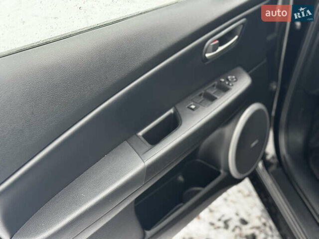 Чорний Мазда 6, об'ємом двигуна 1.8 л та пробігом 220 тис. км за 8200 $, фото 7 на Automoto.ua
