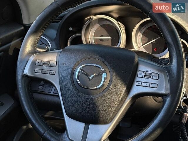 Черный Мазда 6, объемом двигателя 2 л и пробегом 321 тыс. км за 6000 $, фото 20 на Automoto.ua
