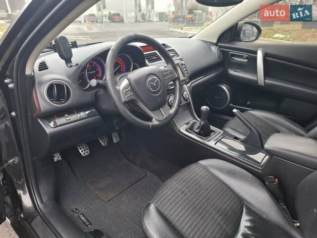 Черный Мазда 6, объемом двигателя 2 л и пробегом 351 тыс. км за 6700 $, фото 6 на Automoto.ua