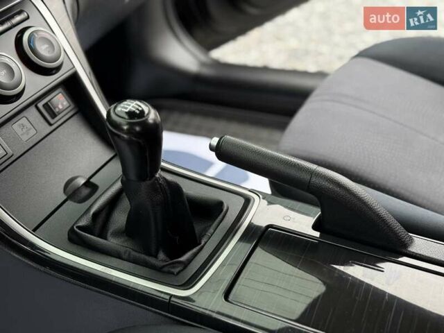 Черный Мазда 6, объемом двигателя 2.2 л и пробегом 250 тыс. км за 6150 $, фото 60 на Automoto.ua