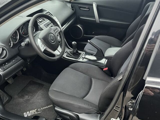 Черный Мазда 6, объемом двигателя 2 л и пробегом 180 тыс. км за 7600 $, фото 5 на Automoto.ua