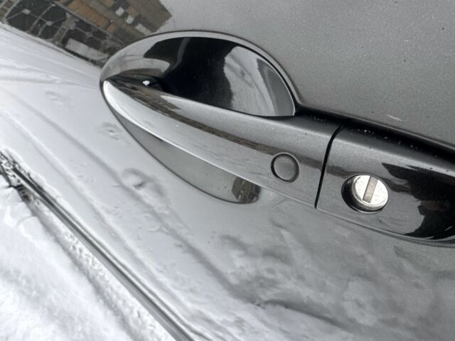 Черный Мазда 6, объемом двигателя 2.1 л и пробегом 225 тыс. км за 6300 $, фото 13 на Automoto.ua